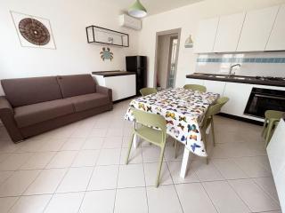 Seaside family flat with terrace-Beahost - 1