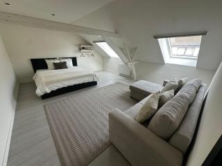 Spacious 5BR & 1LR Retreat for Families & Groups for 18P with TV & WiFi - 7