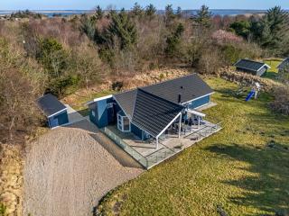 Lovely Holiday Home With Sauna, Spa And Covered Terrace - 0