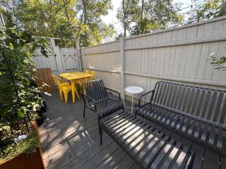 Modern West End Retreat w/ 2BR, AC, Parking, Patio - 6
