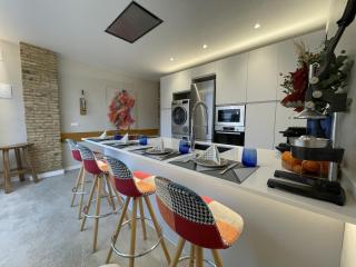 2BR Patio & Pool Las Arenas Beach - 4