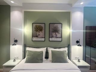 Remezzo 18 Spacious 2BR Apartment in City Center Quiet Stay Full Amenities - 0