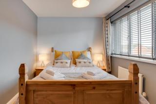 3 Bed in Scarborough oc-s100 - 2
