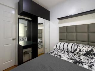 Victorian Charm, Modern Comfort - Near SM Batangas - 9