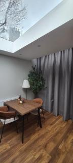 Stylish New-Build Studio in Prime Location in London - 4