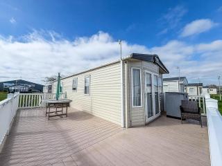 Stunning Caravan With Decking And Free Wi-Fi At Broadland Sands Ref 20074Bs - 1