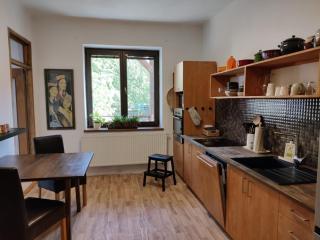 Hidden Gem Villa & Gated Parking - 8