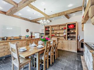 4 Bed in Cleedownton 92835 - 3