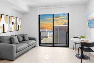 Smart Luxe Studio with Views in Downtown - 9