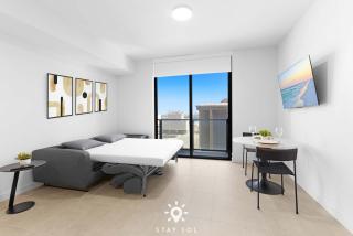 Smart Luxe Studio with Views in Downtown - 4