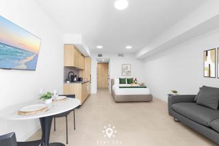 Smart Luxe Studio with Views in Downtown - 2