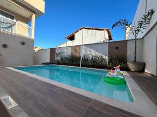 Casa com piscina, grande e espaçosa no Condomínio dos Pássaros - 1