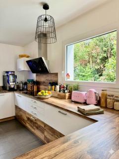 The Villa of the Vines Pool & Jacuzzi - 8