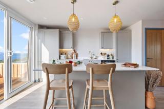 The Lookout - Coastal Calm with Panoramic Sea Views - 6