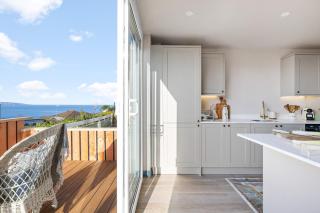 The Lookout - Coastal Calm with Panoramic Sea Views - 2