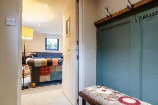 The Cowshed - Stunning 1 Bedroom Cottage - 2