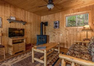 Pinewood - Bouchard Shores Resort - 7