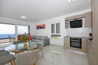 Sunset Apartments - 5