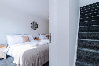 Spacious 3BR Home in Warrington Close to Golf & Sailing - 6