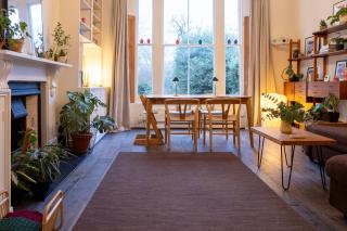 Refined 2BDR Family Retreat with Garden in Clapham - 3