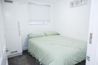 Reading Central Modern Stay for Work or Leisure - 7