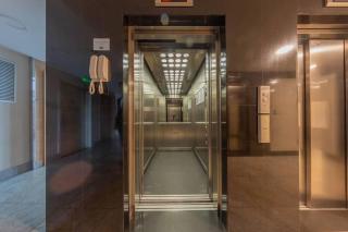 24th Floor Panoramic Apartment with Free Parking - Panorama Residences Riga - 4