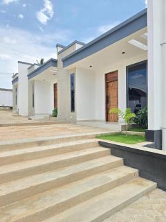 Blackwood house by Micnic Homes Free Sauna swims - 5