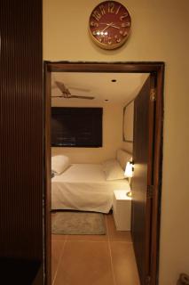 Spacious Affordable 1 BHK Hill Road Bandra West - 5