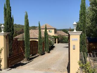 Villa tout confort, superbe vue dégagée, piscine chauffée, raccdt fibre - 6