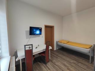 schöne 4 Raum, 4 - 7 Bett FeWo in Schönebeck - 1