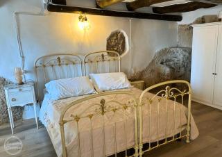 Remarkable Medieval Clifftop Apartment with Panoramic Sea Views to Stromboli Beautifully Restored and Fully Equipped - 7