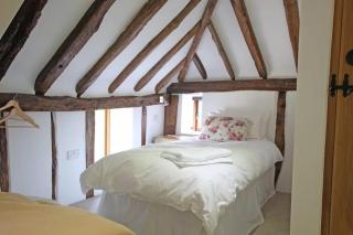 Luxury barn conversion in the Kentish countryside - 8