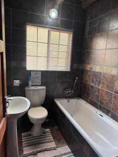 Indlovu Inn - 9