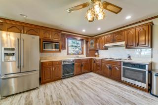 Sunroom and Spacious Yard Home Near Louisville! - 3