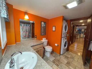 Blue Lake Cottage - Pet Friendly Rental - 2