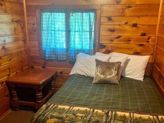 Gresham Shores - Smiling Moose - PET FRIENDLY - 2