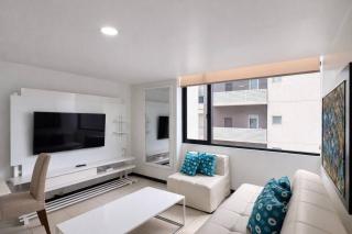 Modern 2BR Apt. on the 14th Floor with free Parking - 9