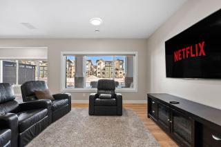 Airdrie 4BR Canal-View Home – Pool Table, Movie Recliners, Office, Double Garage - 7