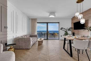 Azure Horizon Penthouse - 9