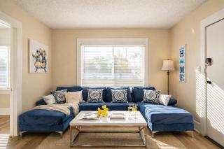 Viva California - Cozy Home with Backyard Oasis, BBQ & Firepit - 0