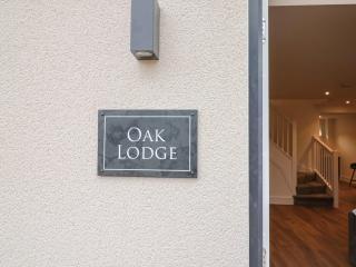 Oak Lodge - 9