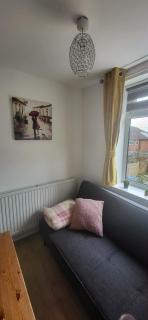 The Crescent Townhouse Ensuite Sleeps 3 - 2