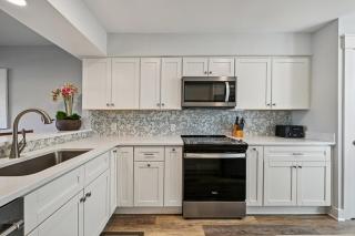 908 Inverness Village - 4