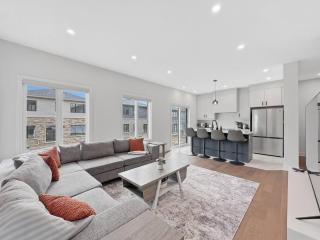 Brand New 4BR Home•9 Min to Niagara Falls & Casino - 9