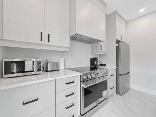 Brand New 4BR Home•9 Min to Niagara Falls & Casino - 7