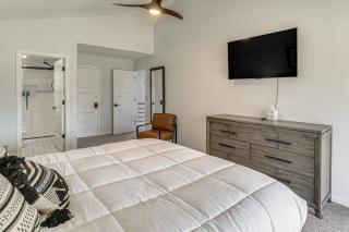 Lake of the Ozarks Resort Home w/ Golf Course View - 1