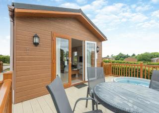 Wigmore Lakes Lodges - Westbury - 6