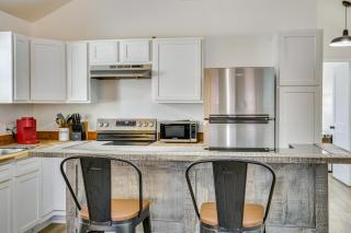 Fish, Explore and Unwind Couples Cabin in Joaquin - 4