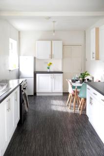 Elegant 5-Bedroom Home- Fast WiFi, Free parking Netflix - 6