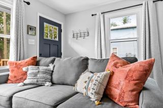 Extended Stay! Your Central Fulton Hill Oasis! - 9